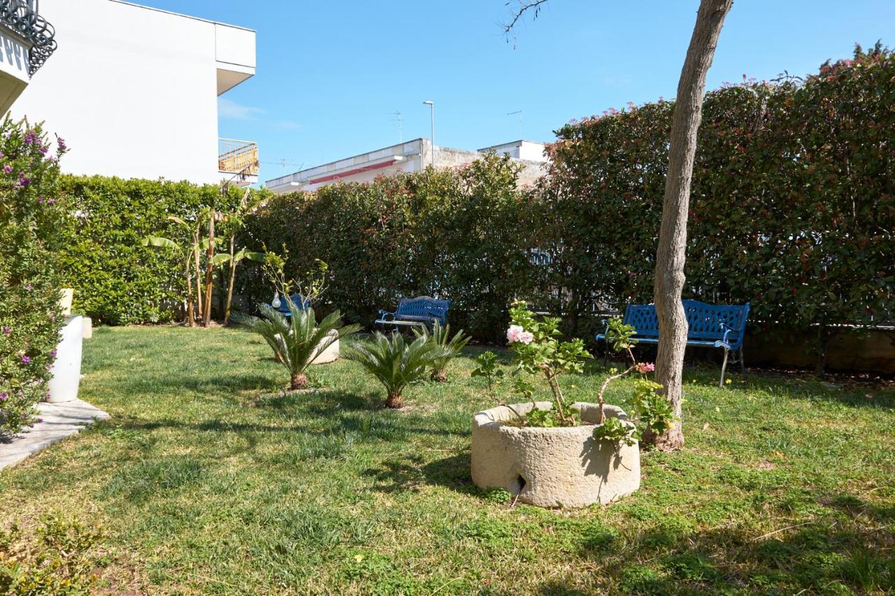 Hotel Il Giardino Di Flora - Piscina & Jacuzzi Lecce Exteriér fotografie