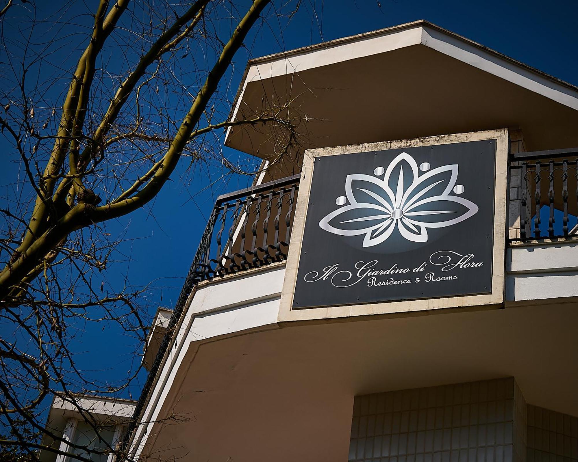 Hotel Il Giardino Di Flora Con Piscina Lecce Exteriér fotografie