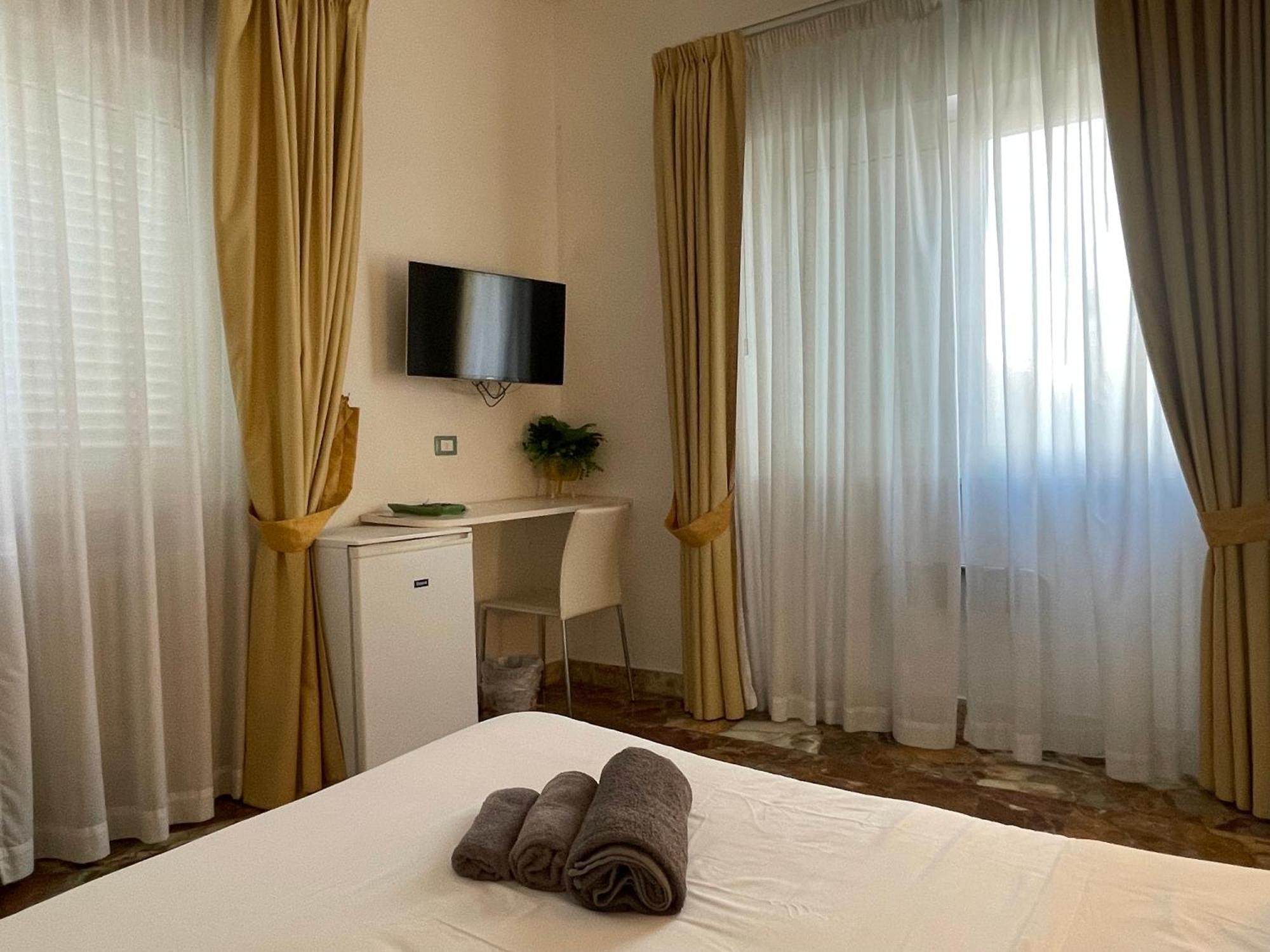 Hotel Il Giardino Di Flora Con Piscina Lecce Exteriér fotografie